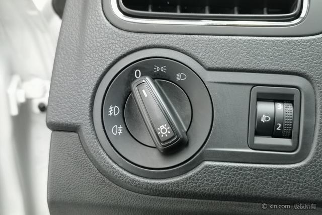 Volkswagen Polo 2016 1.6L Automatic Comfort – фото 24