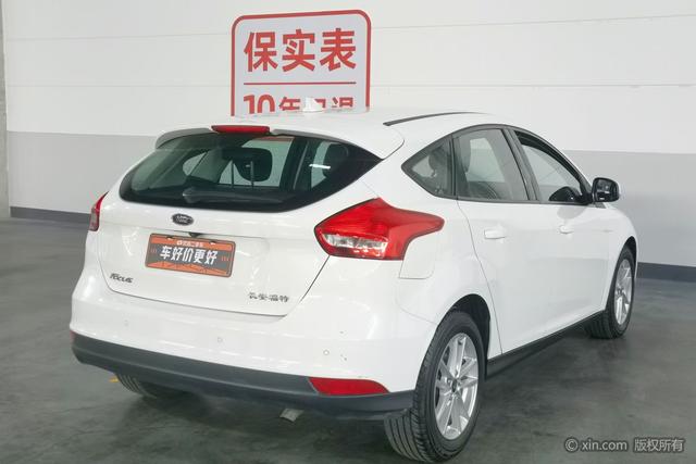 Ford Focus 2018 Classic Hatchback 1.6L Automatic Style Smart – фото 2