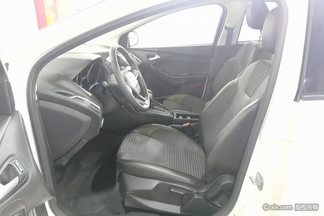 Ford Focus 2018 Classic Hatchback 1.6L Automatic Style Smart – фото 13