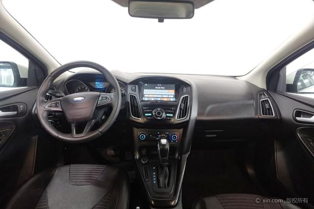 Ford Focus 2018 Classic Hatchback 1.6L Automatic Style Smart – фото 14