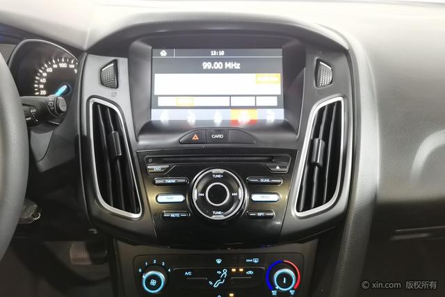 Ford Focus 2018 Classic Hatchback 1.6L Automatic Style Smart – фото 16