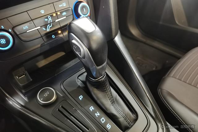Ford Focus 2018 Classic Hatchback 1.6L Automatic Style Smart – фото 17
