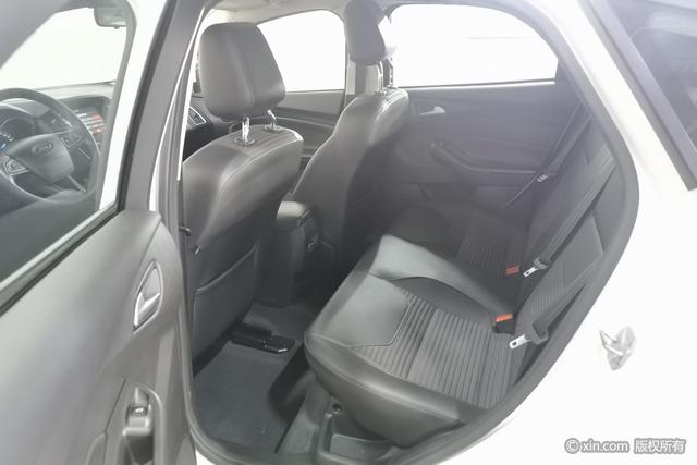 Ford Focus 2018 Classic Hatchback 1.6L Automatic Style Smart – фото 19