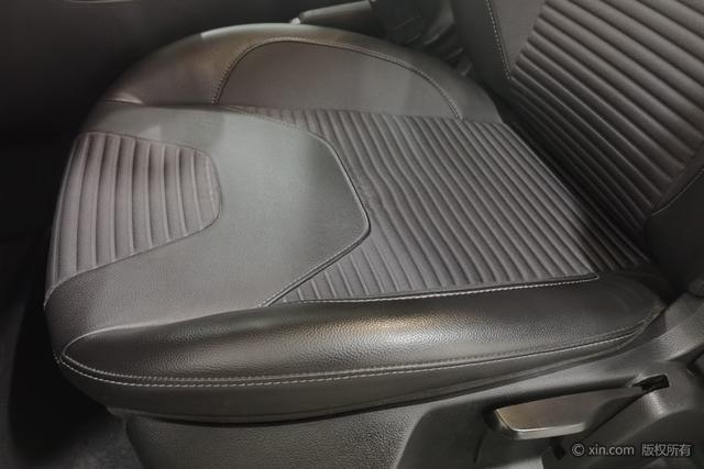 Ford Focus 2018 Classic Hatchback 1.6L Automatic Style Smart – фото 21