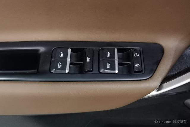 Geely Boyue 2016 1.8TD Automatic AWD Smart Premium – фото 12