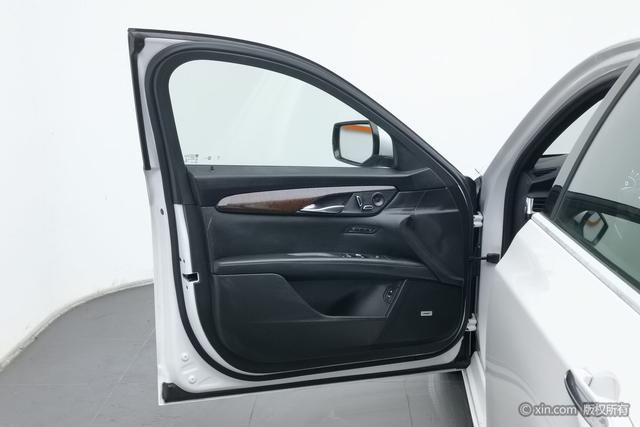 Cadillac CT6 PLUG-IN 2017 модификация 30E Elite – фото 11