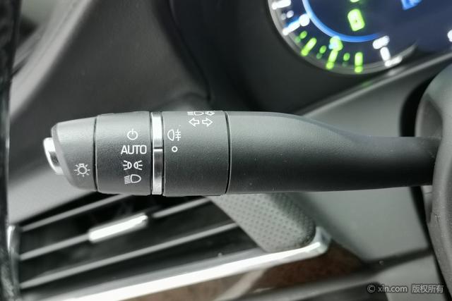 Cadillac CT6 PLUG-IN 2017 модификация 30E Elite – фото 24