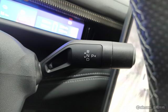 Lynk & Co 10 EM-P 2025 модификация 240 4WD Ultra – фото 17
