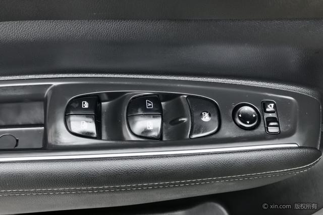 Renault Koleos 2017 2.0L FWD Luxury – фото 12