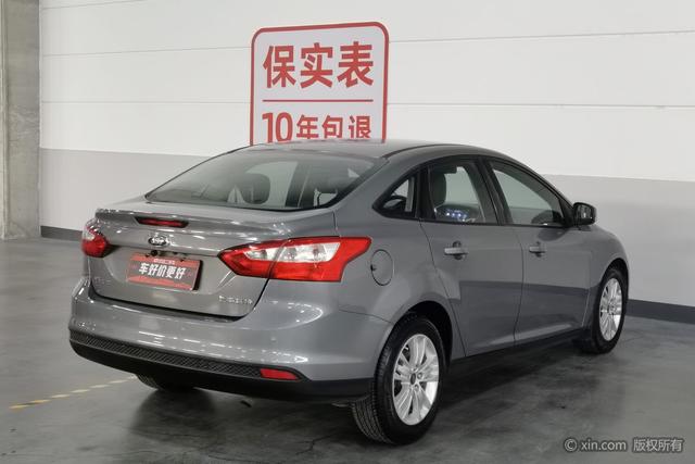 Ford Focus Sedan 2012 1.6L Automatic Comfort – фото 2