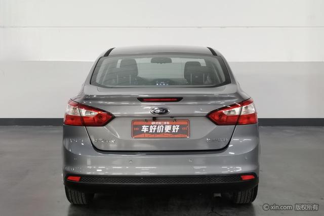 Ford Focus Sedan 2012 1.6L Automatic Comfort – фото 4