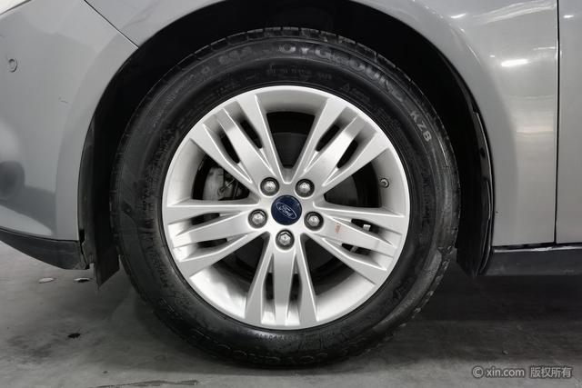 Ford Focus Sedan 2012 1.6L Automatic Comfort – фото 6