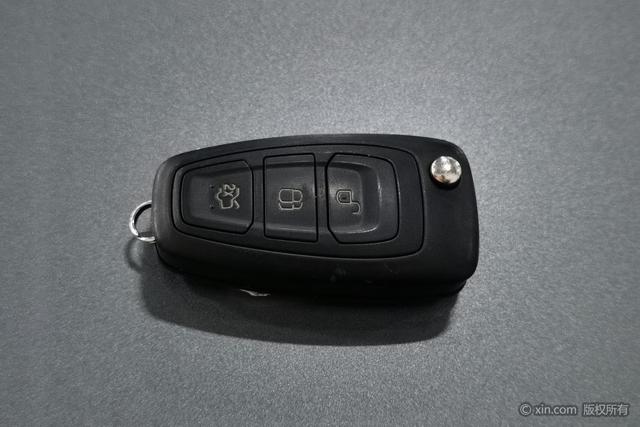 Ford Focus Sedan 2012 1.6L Automatic Comfort – фото 10