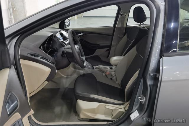 Ford Focus Sedan 2012 1.6L Automatic Comfort – фото 13