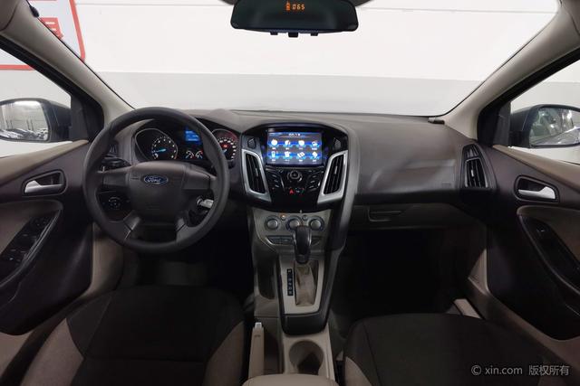 Ford Focus Sedan 2012 1.6L Automatic Comfort – фото 14