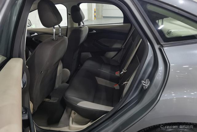 Ford Focus Sedan 2012 1.6L Automatic Comfort – фото 19