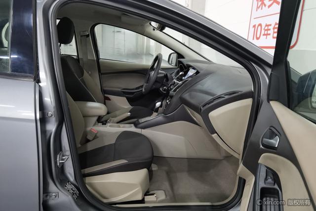 Ford Focus Sedan 2012 1.6L Automatic Comfort – фото 22