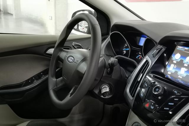 Ford Focus Sedan 2012 1.6L Automatic Comfort – фото 23