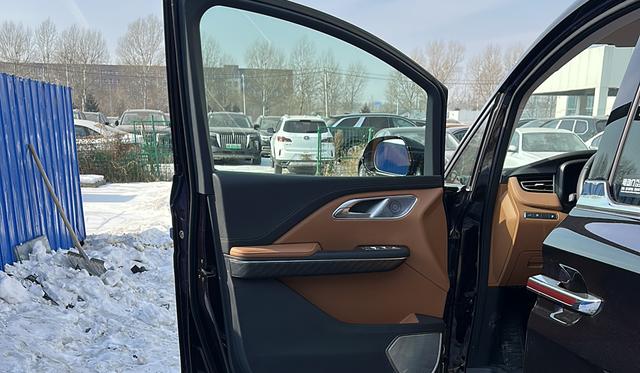 HONGQI HQ9 PHEV 2024 модификация 4WD Business Edition – фото 5