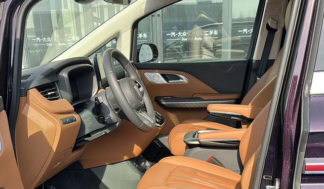 HONGQI HQ9 PHEV 2024 модификация 4WD Business Edition – фото 6