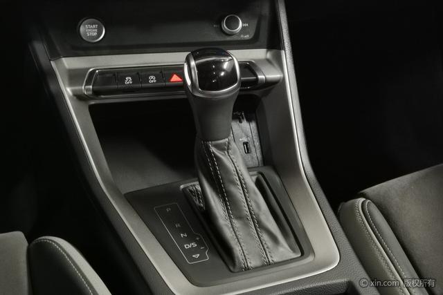 Audi Q3 2019 35 TFSI Style Dynamic – фото 17