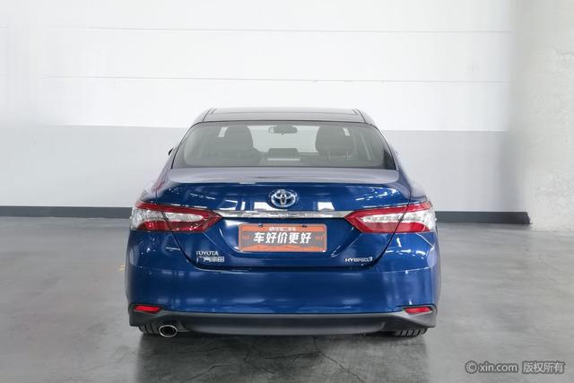 Toyota Camry Модель 2018 года Hybrid 2.5HG Deluxe Edition – фото 4