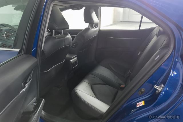 Toyota Camry Модель 2018 года Hybrid 2.5HG Deluxe Edition – фото 19