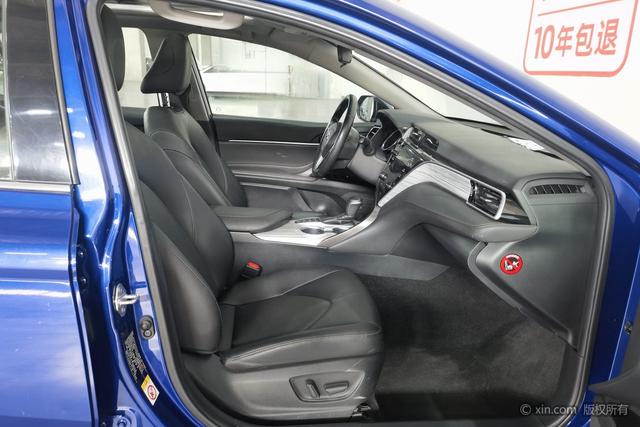 Toyota Camry Модель 2018 года Hybrid 2.5HG Deluxe Edition – фото 22