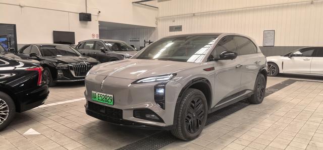 Hongqi Tiangong 08 Модель 2025 года **520 Max заднеприводная версия**