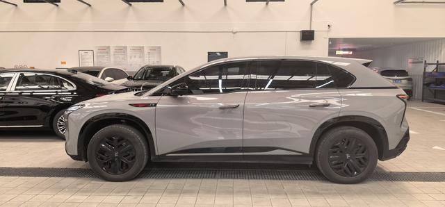 Hongqi Tiangong 08 Модель 2025 года **520 Max заднеприводная версия** – фото 3