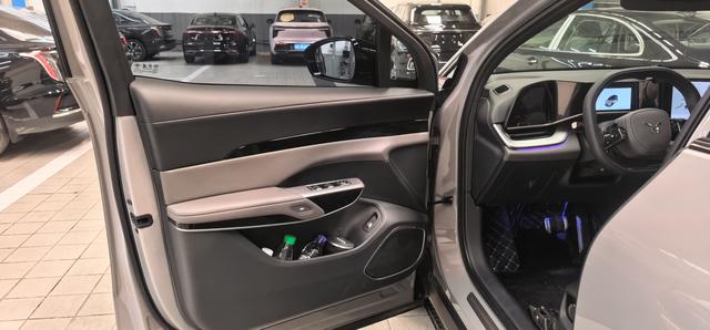 Hongqi Tiangong 08 Модель 2025 года **520 Max заднеприводная версия** – фото 8