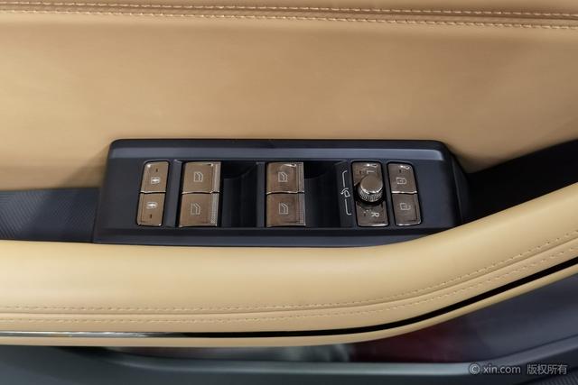Lynk & Co 09 2021 2.0T Halo 7-Seater – фото 12