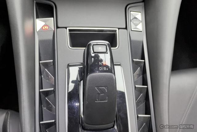 DS 9 PHEV Модель 2022 года 1.6T E-TENSE Montmartre Enterprise Edition – фото 17