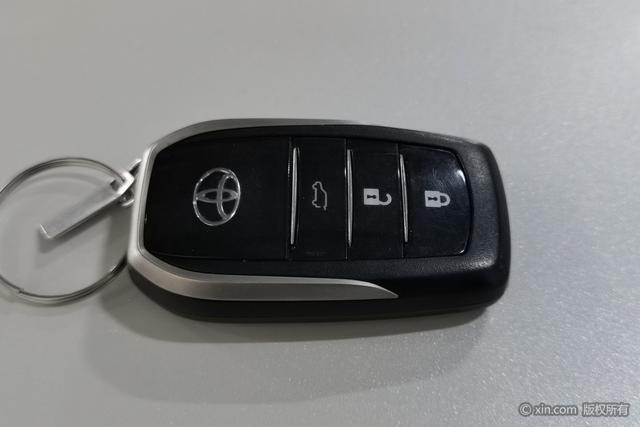 Toyota Prado 2016 модификация 2.7L автоматическое Deluxe Edition – фото 10