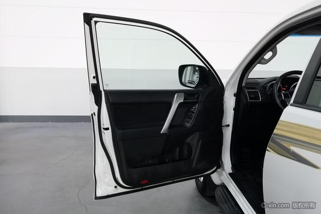 Toyota Prado 2016 модификация 2.7L автоматическое Deluxe Edition – фото 11