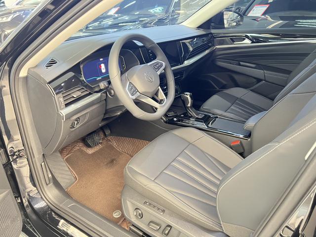 Volkswagen Passat 2025 Outstanding Edition 380TSI Dragon Soar Edition – фото 6