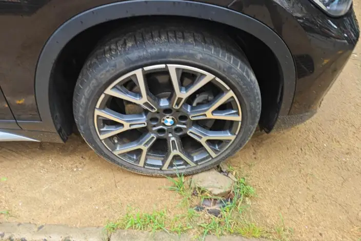 BMW X1 2021 Model xDrive25Li Exclusive Model – фото 3