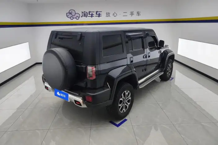 BAIC BJ40 2023 Model 2.0T Automatic 4WD City Hunter Edition Supreme Model – фото 3