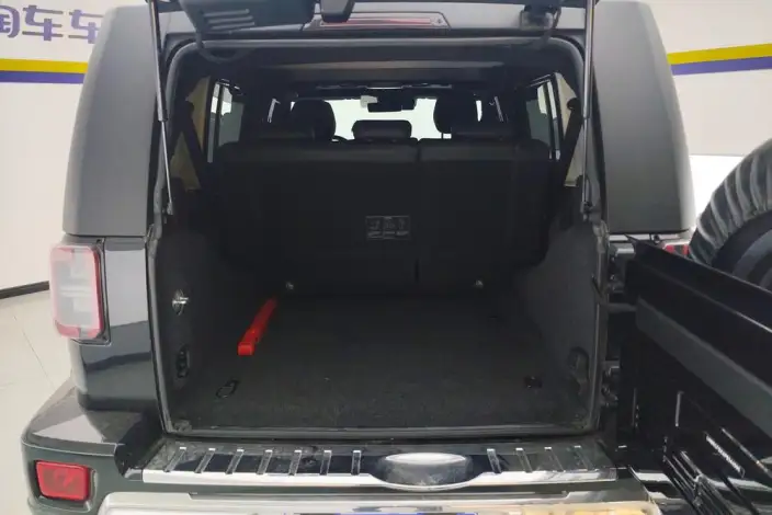 BAIC BJ40 2023 Model 2.0T Automatic 4WD City Hunter Edition Supreme Model – фото 17