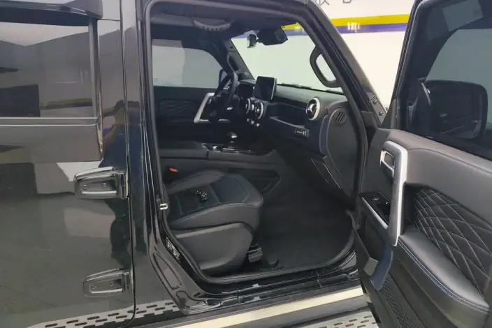 BAIC BJ40 2023 Model 2.0T Automatic 4WD City Hunter Edition Supreme Model – фото 33