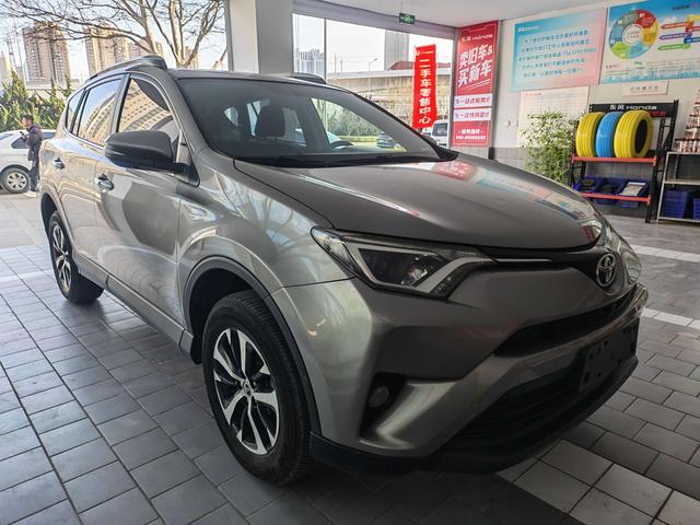 Toyota RAV4 2016 2.0L CVT 2WD Fashion – фото 3
