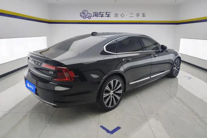 Volvo S90 2023 Model B5 Smart Range Deluxe Edition – фото 3
