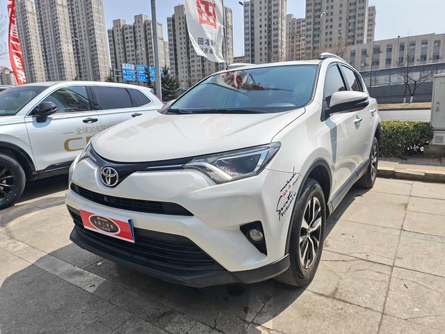 Toyota RAV4 2016 2.0L CVT 2WD Fashion – фото 1