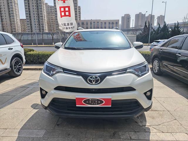 Toyota RAV4 2016 2.0L CVT 2WD Fashion – фото 2