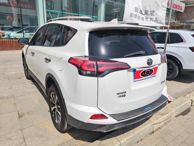 Toyota RAV4 2016 2.0L CVT 2WD Fashion – фото 5