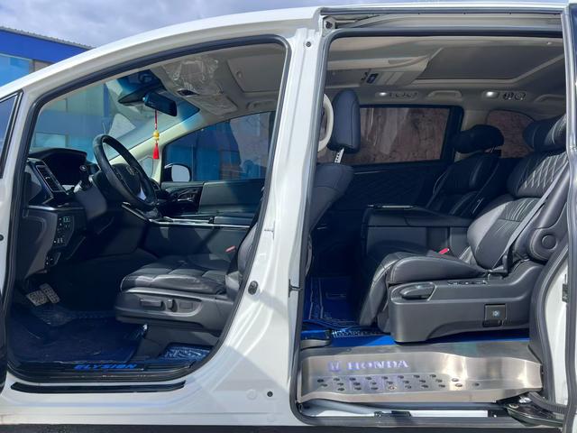 Honda Elysion 2019 2.0L Sharp Hybrid Luxury – фото 5