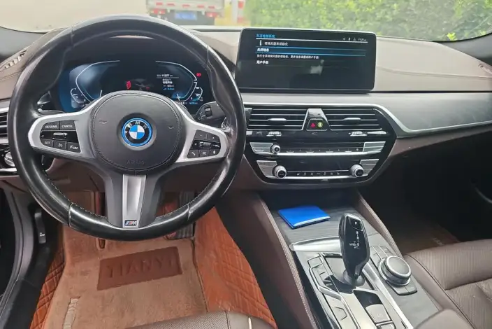 BMW 5 Series PHEV 2022 Model 535Le M Sports Set – фото 13