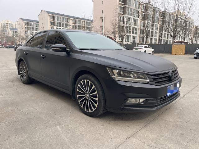 Volkswagen Passat 2016 330TSI DSG Royal – фото 3