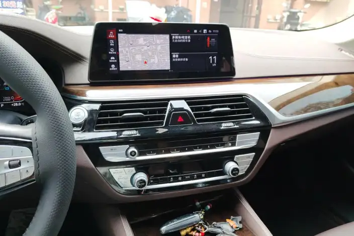 BMW 5 Series 2020 Model 525Li Luxury Set – фото 13