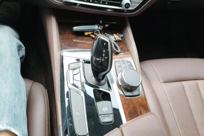 BMW 5 Series 2020 Model 525Li Luxury Set – фото 15